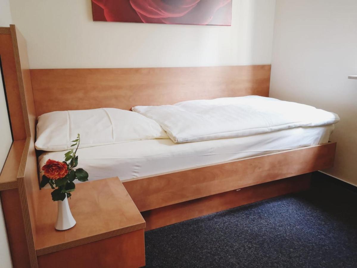 Hotel Meuser *
